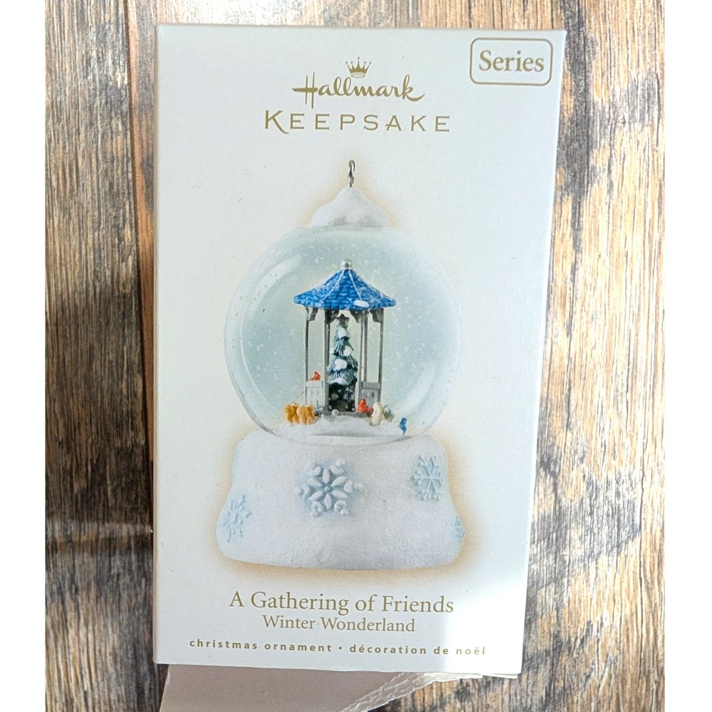 Hallmark Keepsake 2007 A Gathering of Friends Winter Wonderland Ornament